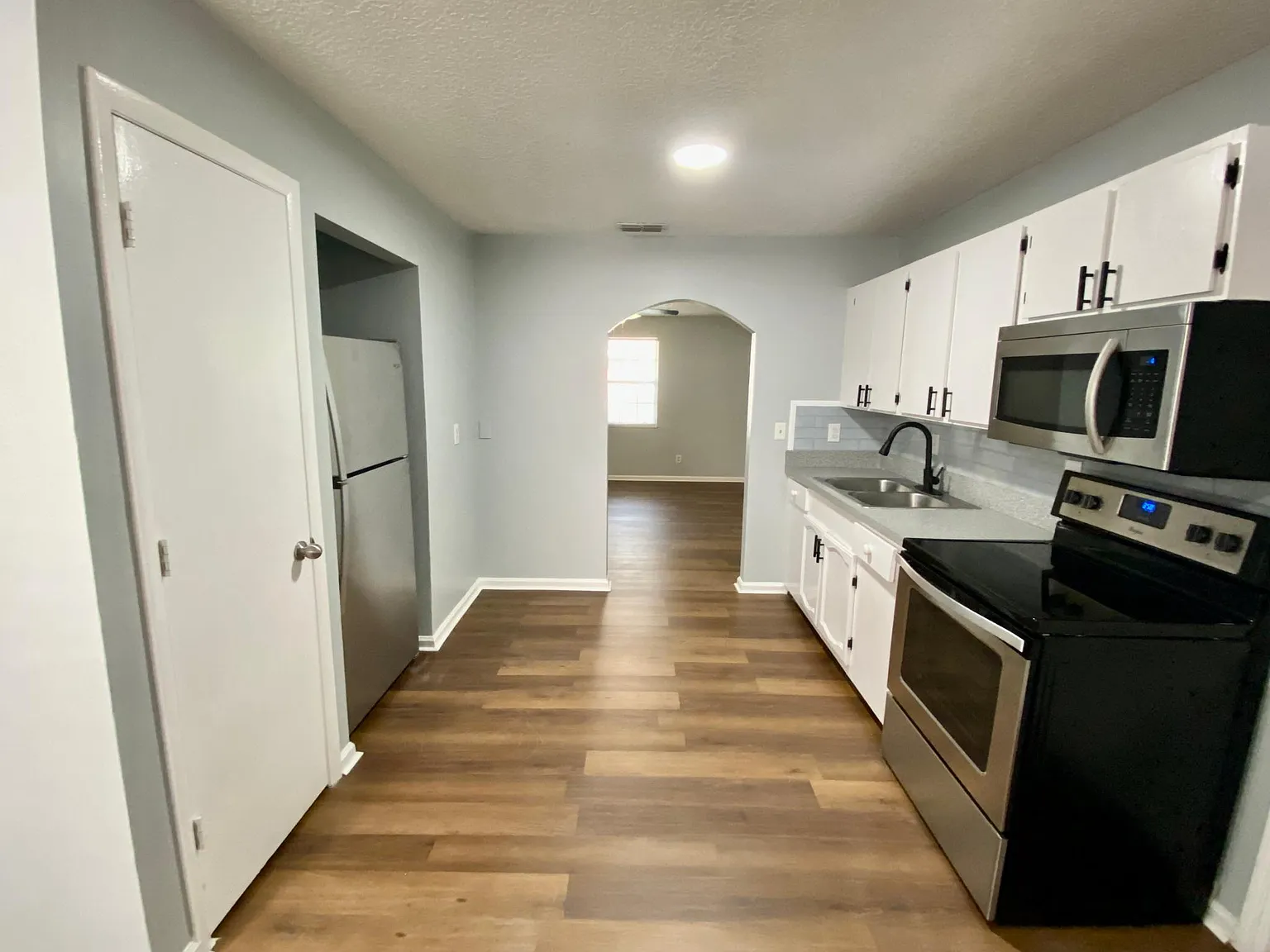 3 bed, 1428 sqft, $2,250 — Photo 3