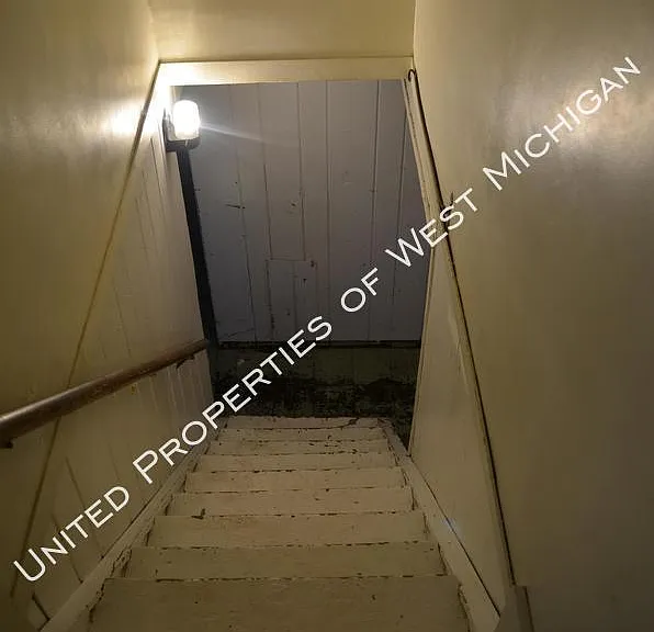 1125 Hoyt St SE — Photo 24