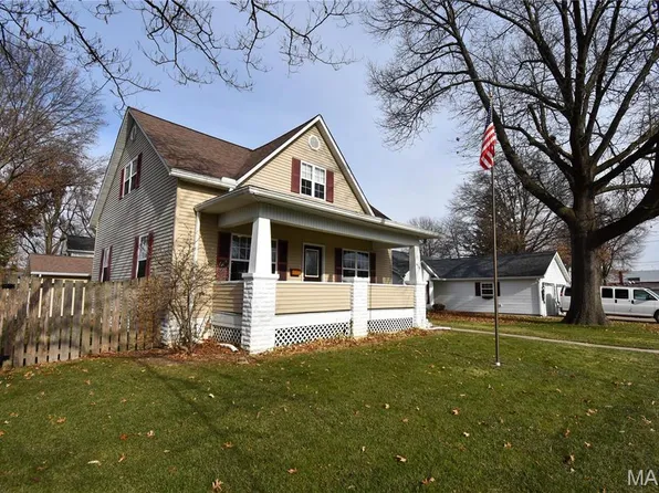 429 W Olive St, Staunton, IL 62088