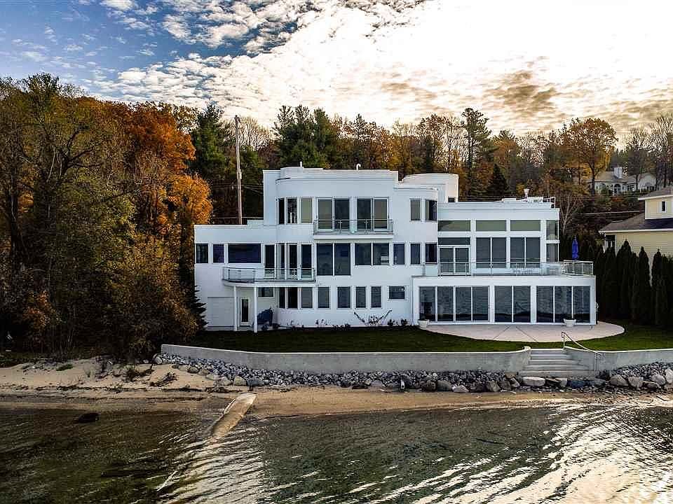 1st image of 6467 Peninsula Dr