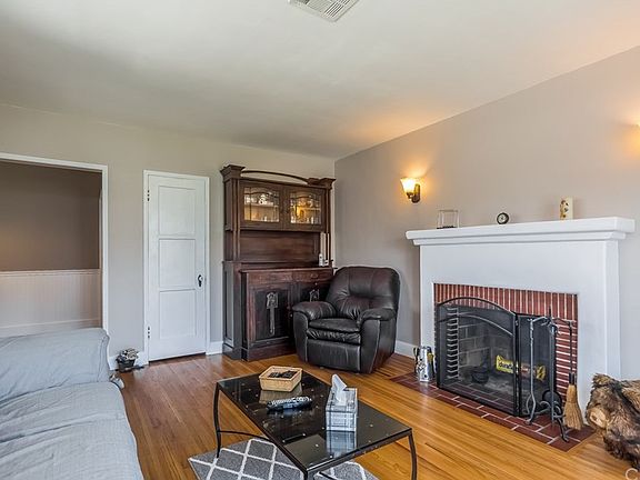 4th image of 11335 Bessemer St