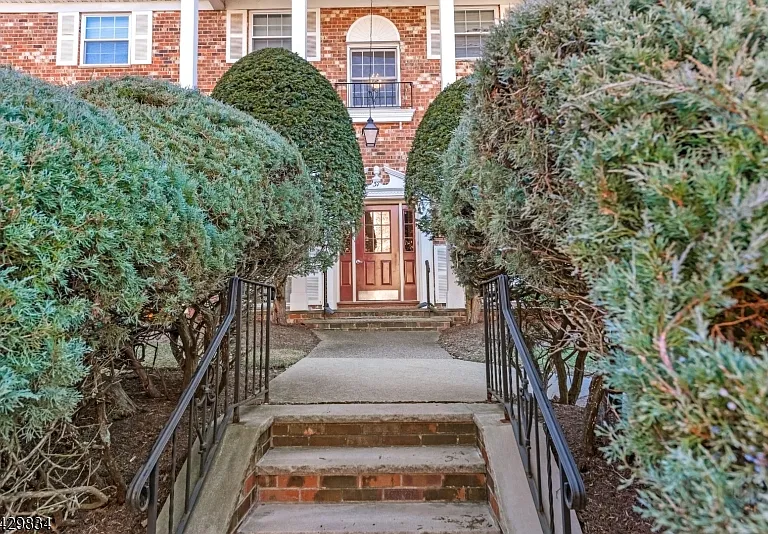 37 Hill St — Photo 7
