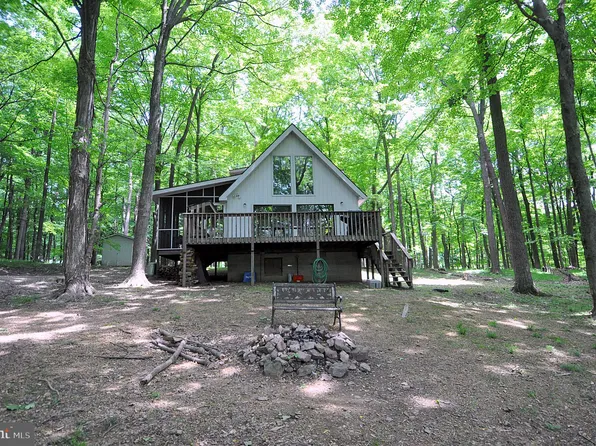 126 Flagstone Ln, Berkeley Springs, WV 25411
