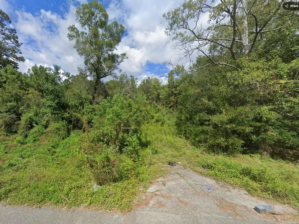 3230 Charles St, Beaumont, TX 77703