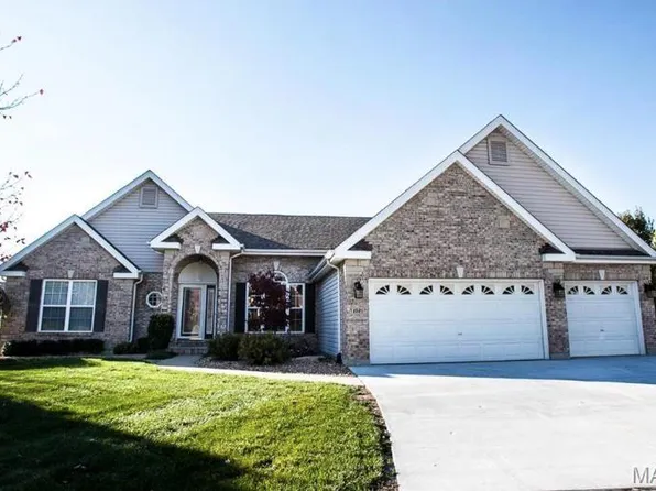 1021 Pleasant Meadow Dr, Lake Saint Louis, MO 63367
