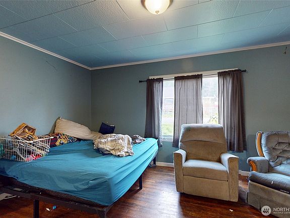 3rd image of 1516 Riddell Street