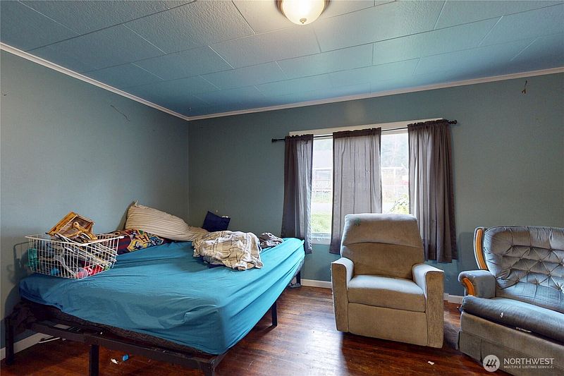 3rd image of 1516 Riddell Street