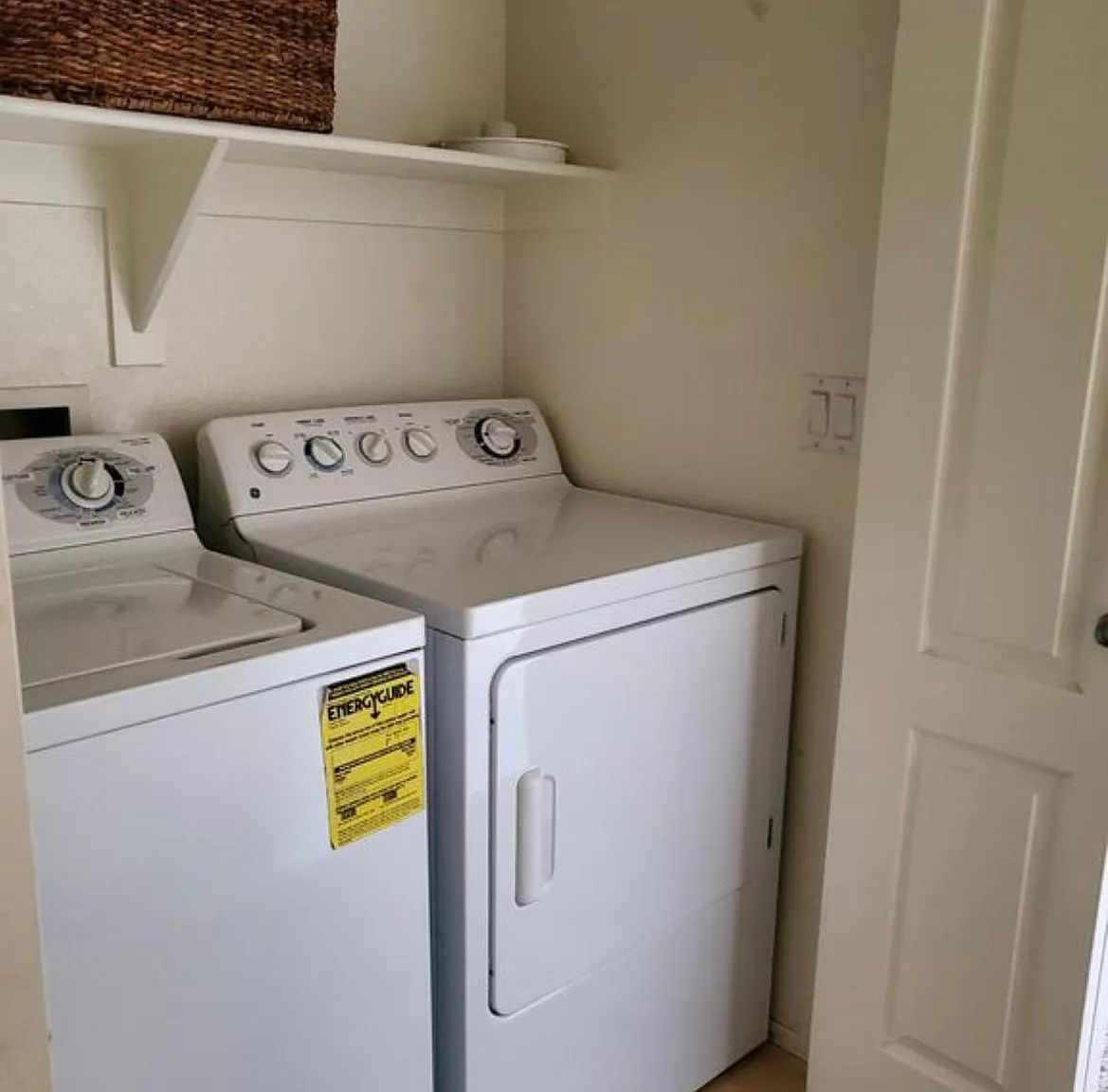 2 bed, 2.5 bath, 1100 sqft, $1,775 — Photo 4