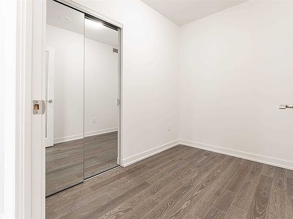 5th image of 1 Yorkville Ave #2307