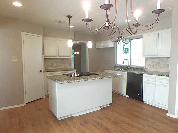 5th image of 3219 Lake Stream Dr