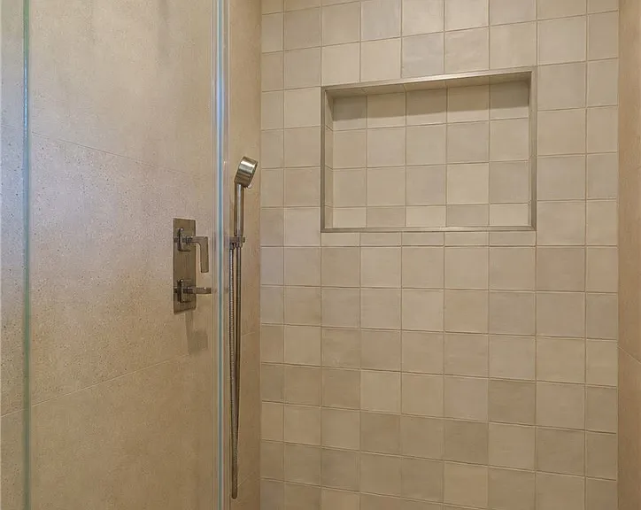1310 J Lee Cir — Photo 27