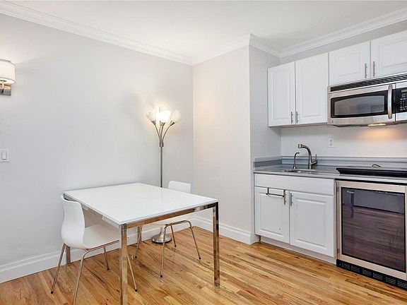 5th image of 347 W 57th St APT 9