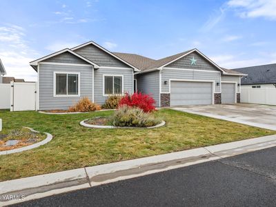 2017 S 59th Ave, Yakima, WA, 98903