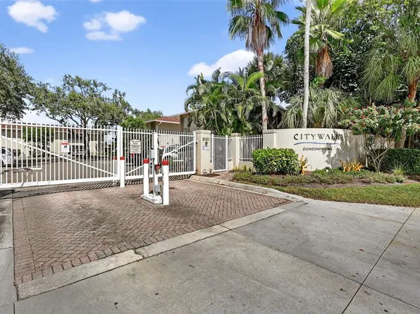 2121 Wood St #226, Sarasota, FL 34237