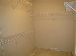 428 Falling Leaves Cir, Aurora, OH 44202