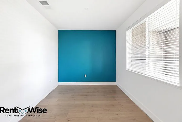 29384 Hub Ln — Photo 19