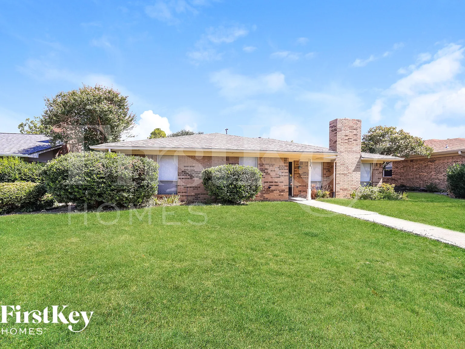 4 bed, 2.0 bath, 1701 sqft, $2,055 — Photo 2