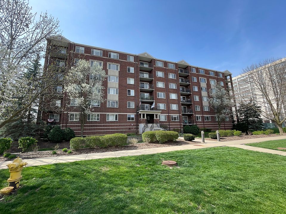 1st image of 31 E Grove St APT 601