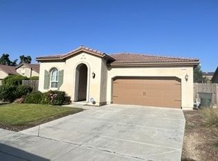 1119 N Linda Vista Ct, Visalia, CA