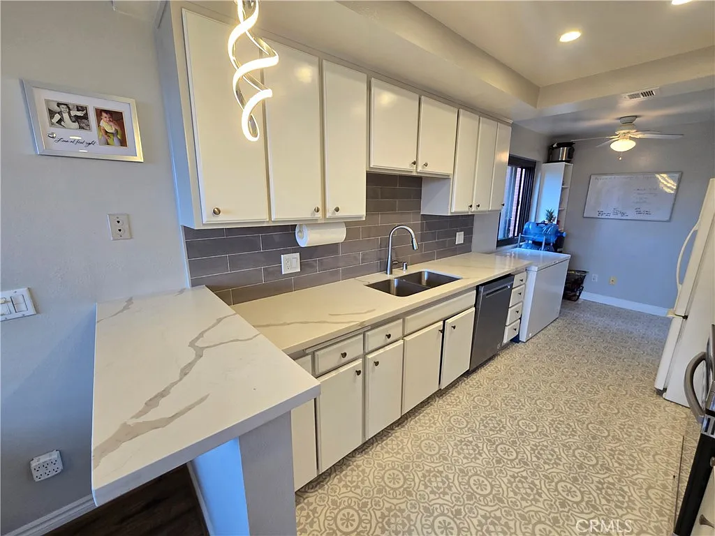 2 bed, 1754 sqft, $4,800 — Photo 2