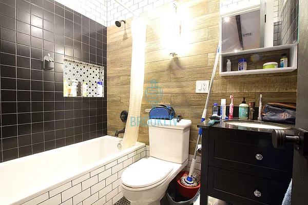 Rented by null | media 83