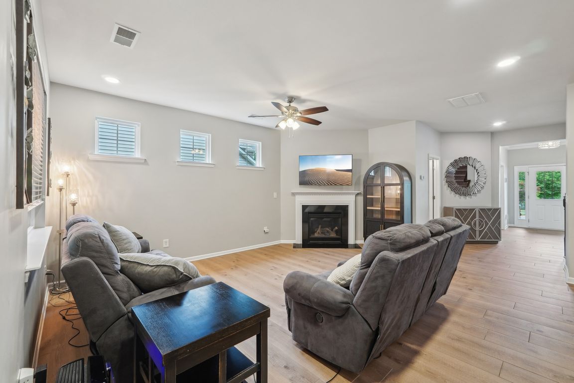 Dinsmore Ln-1705-011.jpg
