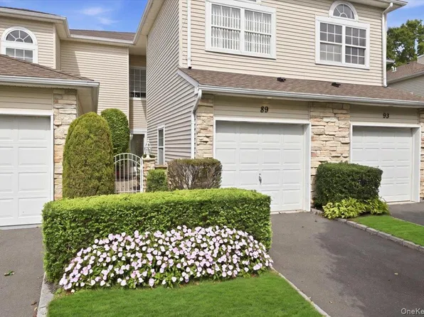 89 Windwatch Drive, Hauppauge, NY 11788
