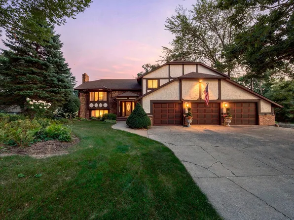 2415 Lisbon Ave N, Lake Elmo, MN 55042