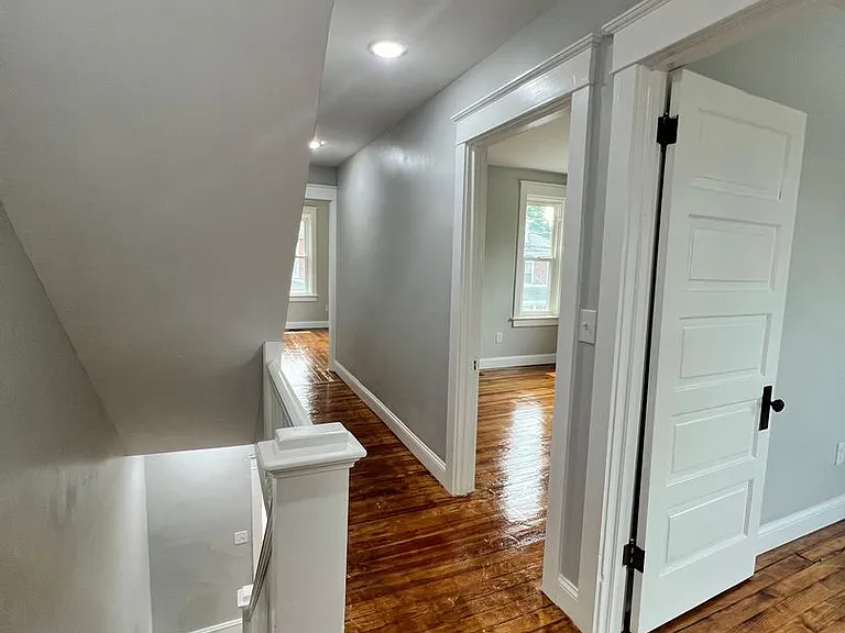 31 N Poplar St — Photo 10