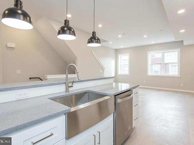 1320 S Opal St #2 — Photo 6