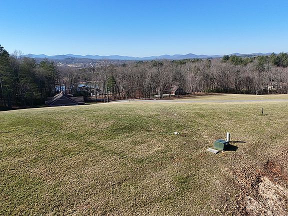4th image of 25 Beacon Hl