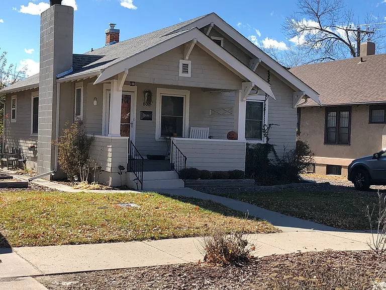 807 E Saint Vrain St — Photo 2