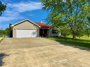 421 Rolling Woods Dr, Martinsville, IN 46151