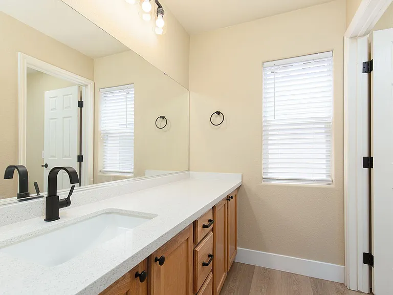 8723 Evan Lilas St — Photo 24