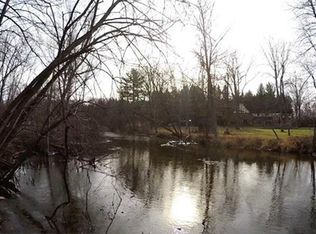 1460 Mead Rd, Rochester Hills, MI 48306