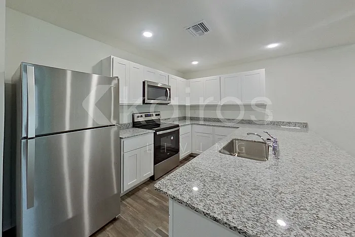 4 bed, 2.0 bath, 1665 sqft, $1,895 — Photo 4