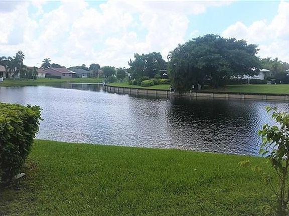 3rd image of 7640 Westwood Dr APT 405