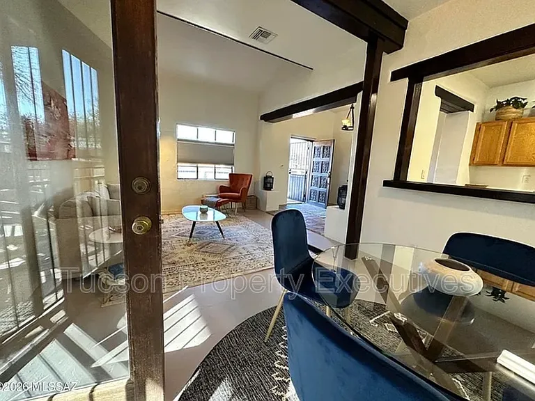 570 S Main Ave #2 — Photo 3