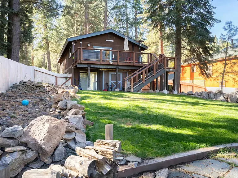 10990 Palisades Dr — Photo 33