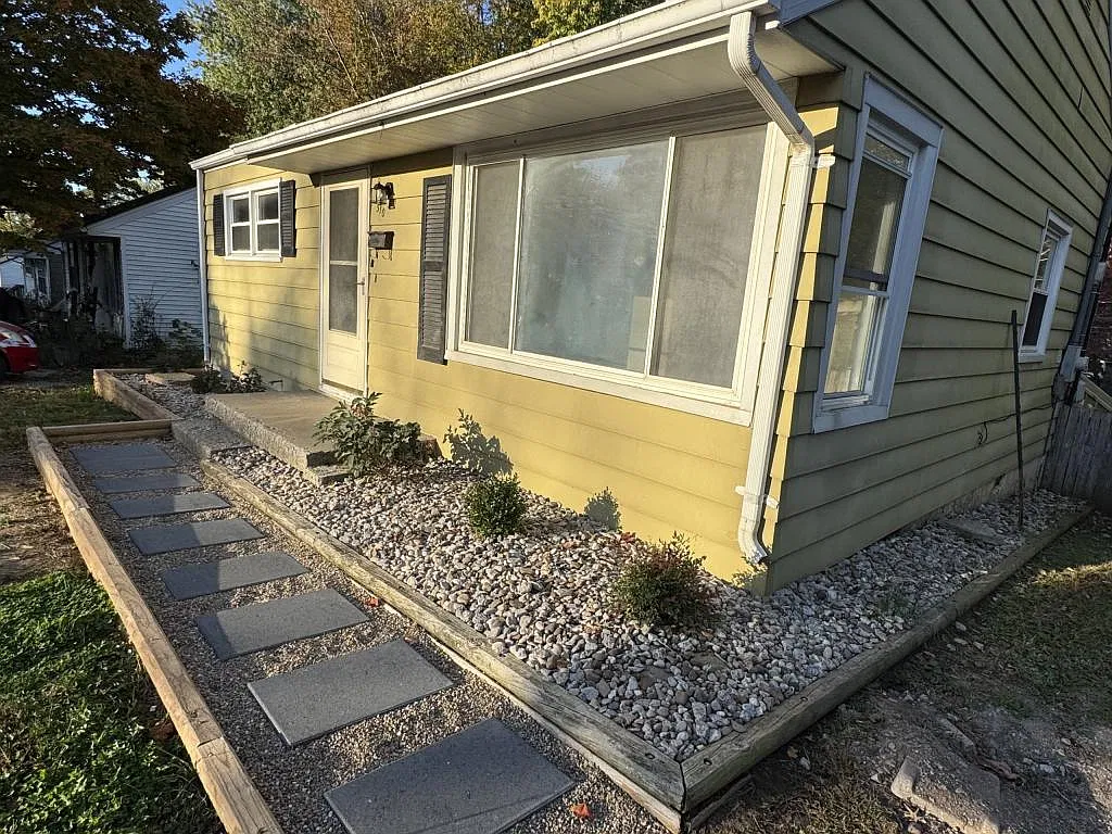 510 Village Dr — Photo 3