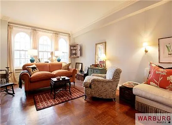 Sold by Warburg | media 8