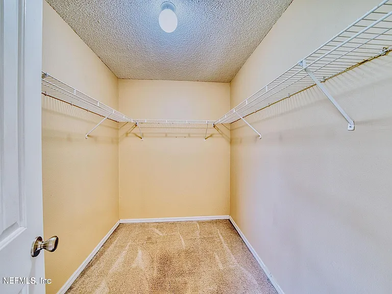5628 Loma Vista Dr W — Photo 32