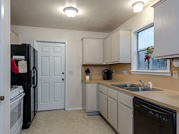 5th image of 3405 Coastal Dr