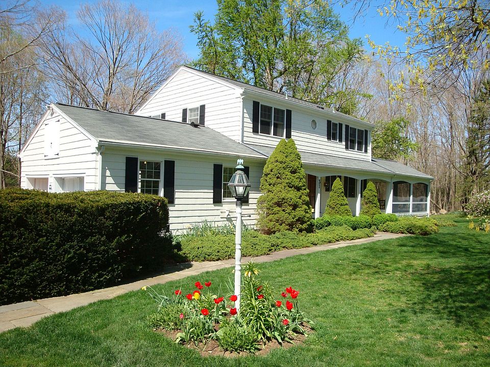 31 Circle Drive, Ridgefield, CT  06877