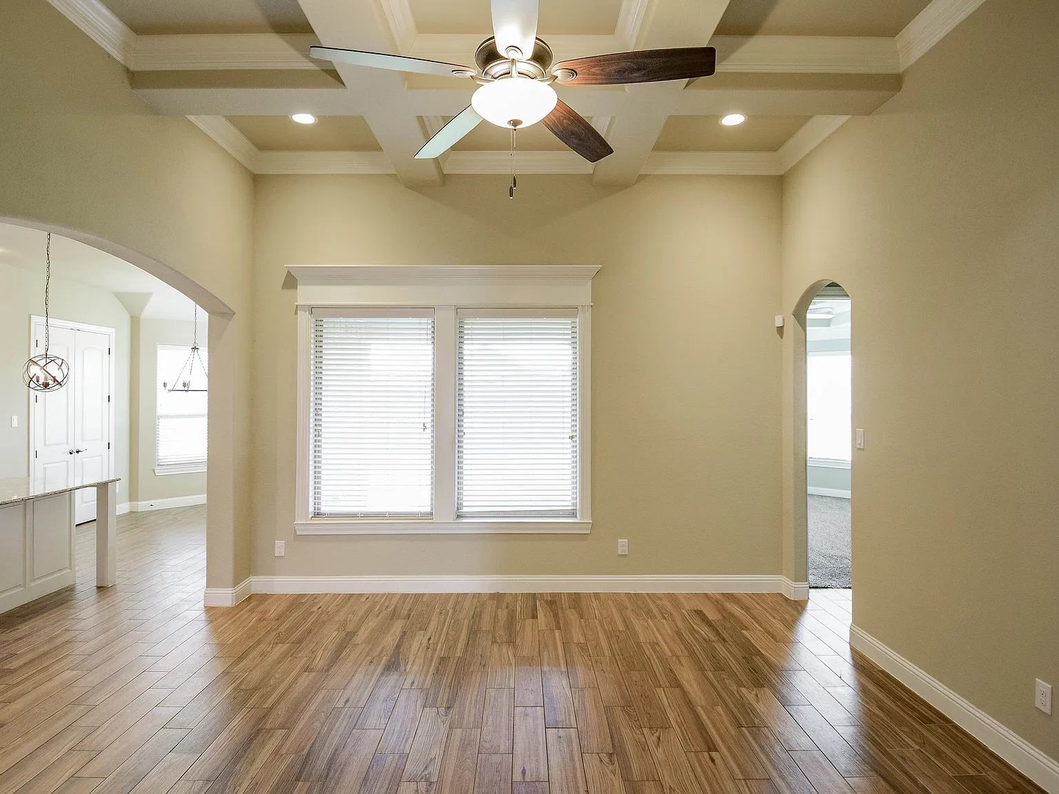 4 bed, 2573 sqft, $2,800 — Photo 2