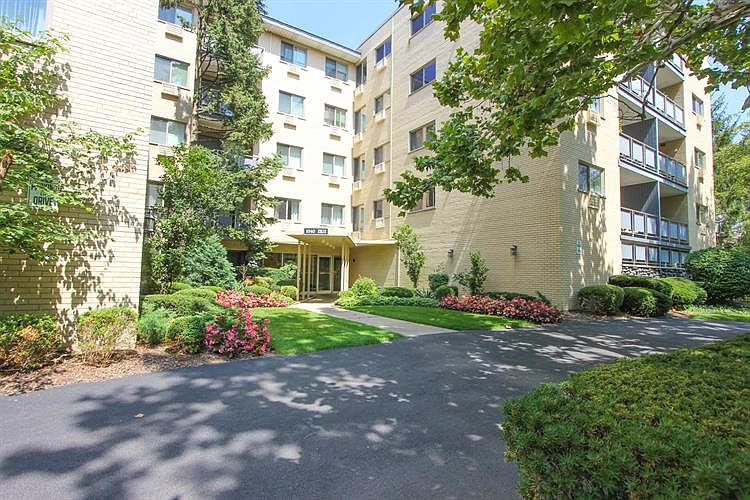 1st image of 1040 Erie St APT 306