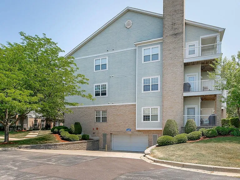 1307 W Lake St #303A — Photo 23