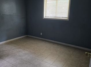 1012 W Cleveland St #5, Alvin, TX 77511