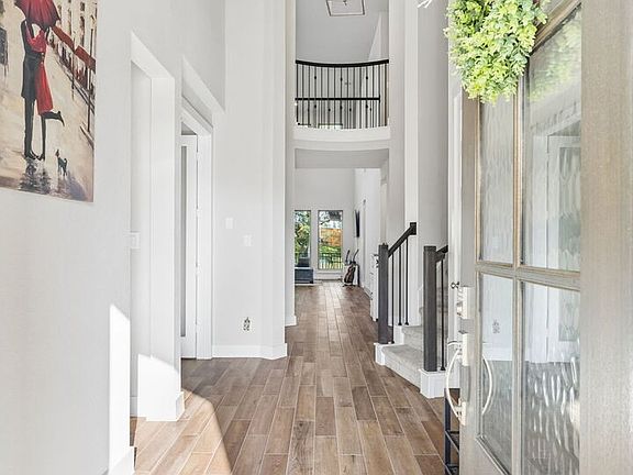 3rd image of 238 BREWER ST