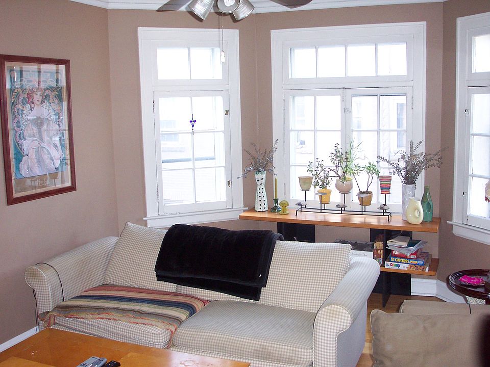 2nd image of 4520 N Wolcott Ave APT 3B